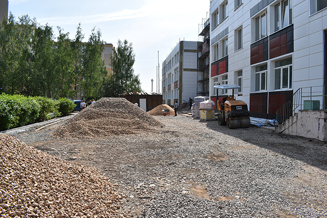 В Твери отремонтируют подъезды к школам и продолжат ремонт тротуаров