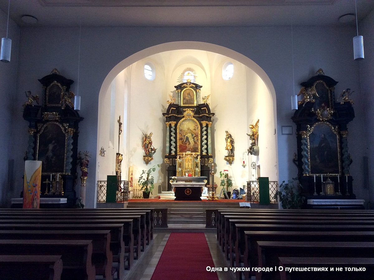 Муж подруги на это не соглашается, хотя церковь он практически не посещает. Но в его планах крестить будущих внуков и дождаться их церковного венчания.