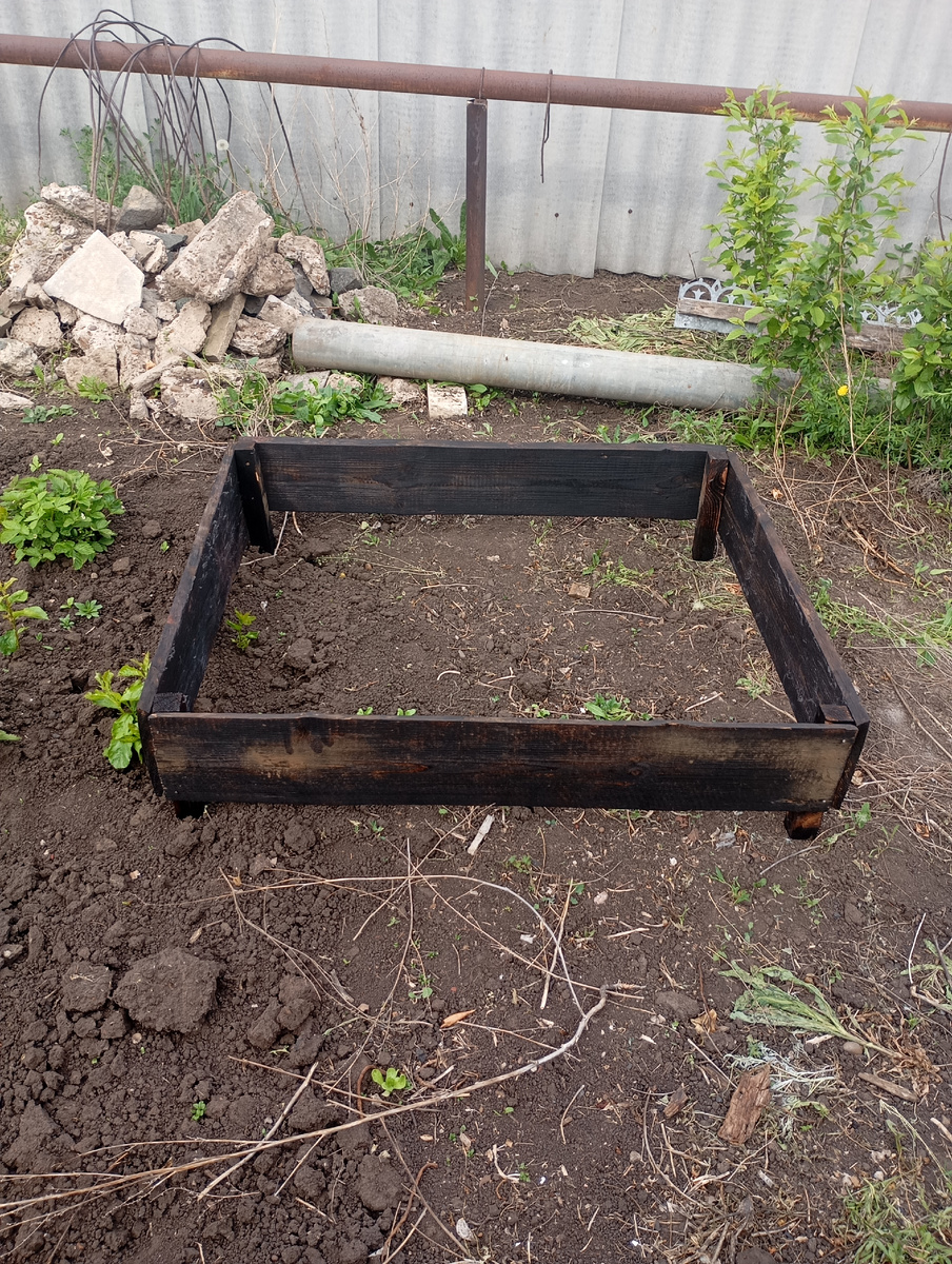 Гвозди, доски, молоток и построем вот это вот) 