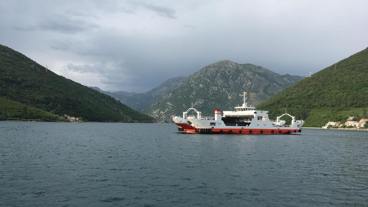 Бока-Которский залив, паромная переправа