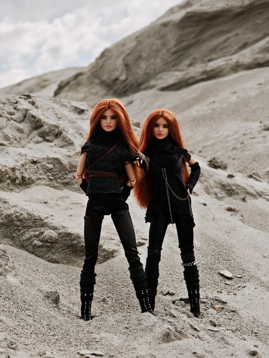 Юлина Александра (слева) и моя Линда (справа)