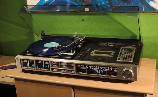 Сгорела лампочка - сломался Sharp. Хитрая западня от японцев