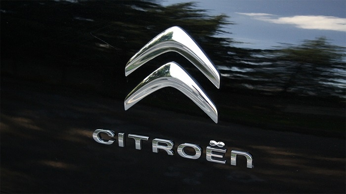 Оказывается, это ни разу не стрелочки. /Фото: mag.auto.ru