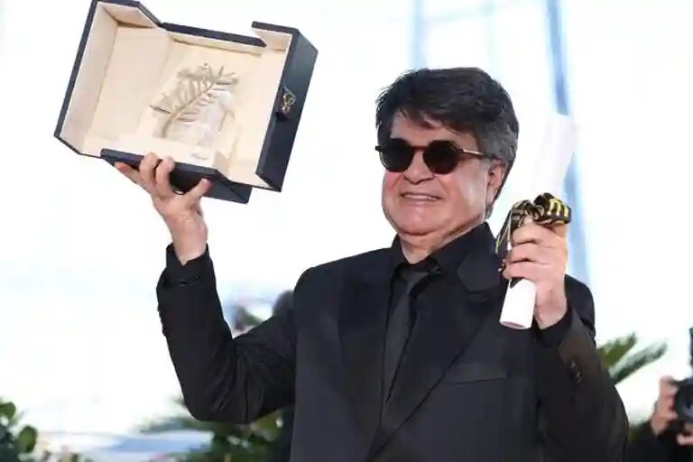    Режиссер Джафар Панахи — обладатель Золотой пальмовой ветви 2025   
Источник: ©GOL/Capital Pictures aifstan.info