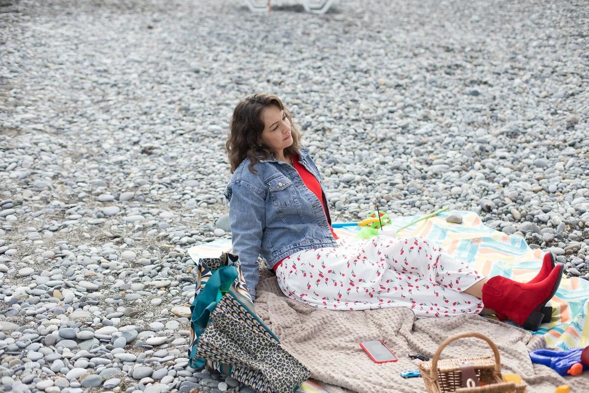 Кадр сериала «У самого моря».