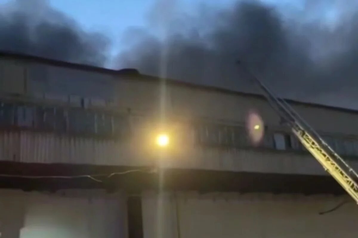    В Ярославле вспыхнул пожар на производстве на площади 400 кв. м