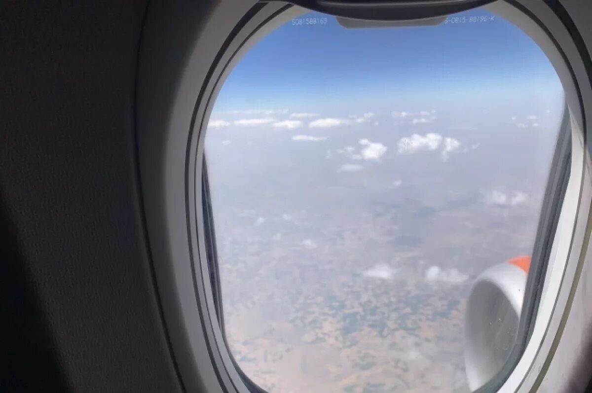    Полиция проверяет сообщение о взорвавшемся в самолёте пауэрбанке в Якутии