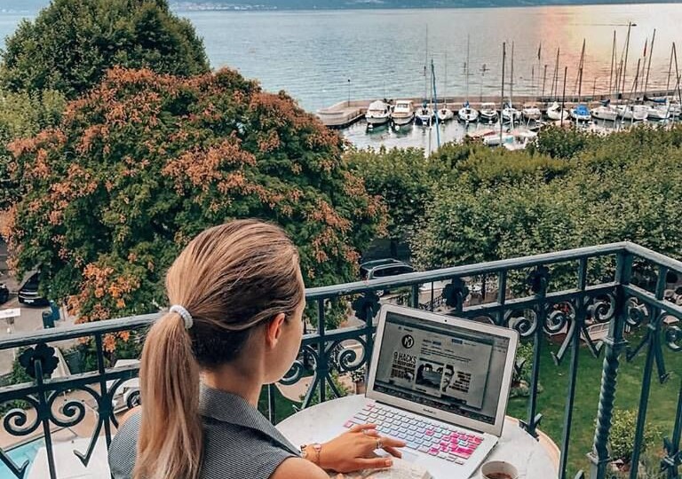 Фриланс — это свобода? Или как мы сами превращаем мечту о свободном графике в бесконечную кабалу