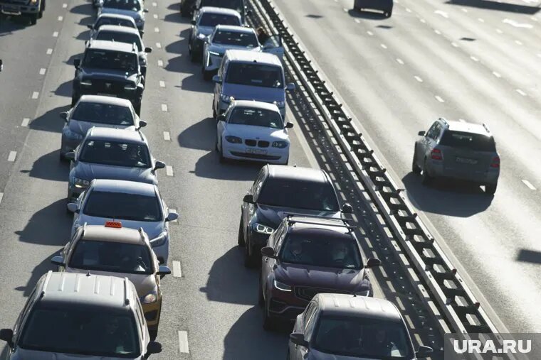 Тюменцы 3 июня стояли в пробке почти три часа. Фото: Немышев Вячеслав © URA.RU