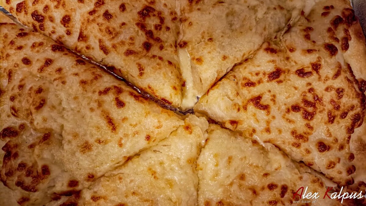 2 аунтентичных рецепта грузинских хачапури: Имеретинское и Аджарское. Мамой клянусь!