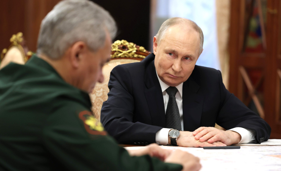    Владимир Путин и Сергей Шойгу. Источник: kremlin.ru