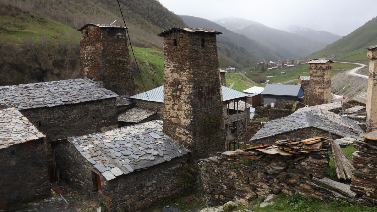 Древние башни - символ Верхней Сванетии. Фото автора.