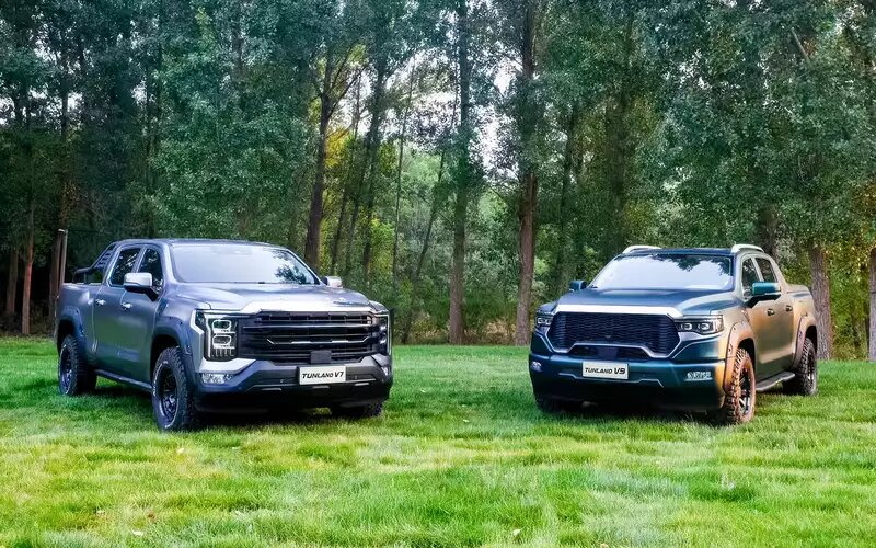 Цена V7 в России от 5 250 000 ₽. Цена V9 в России от 5 550 000 ₽