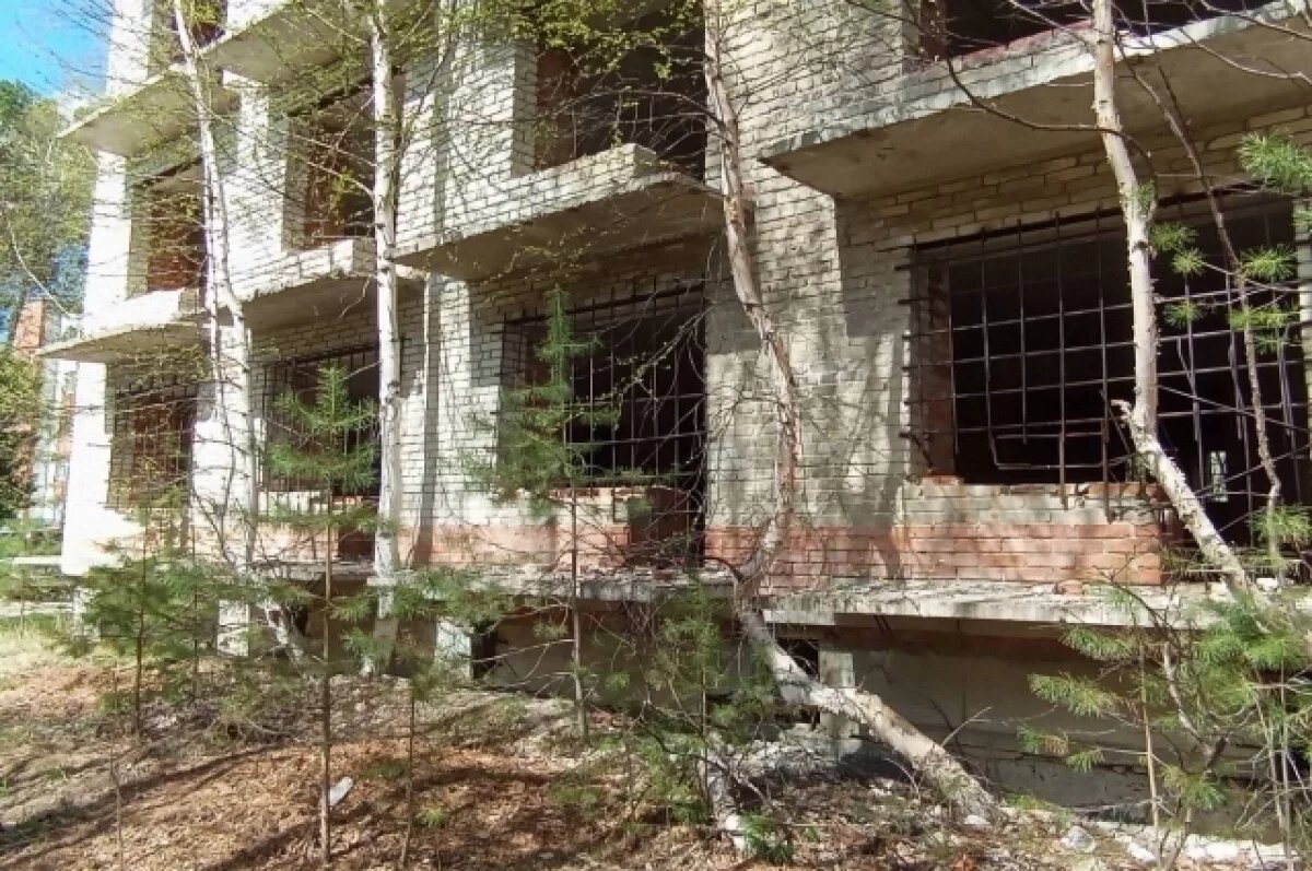    Суд города Кедровый потребовал законсервировать заброшенные дома