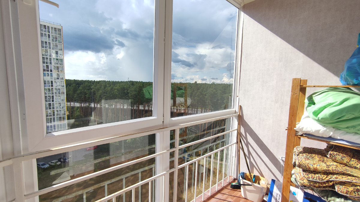 Это балкон в прошлой съемной квартире. В новой точно такой же 