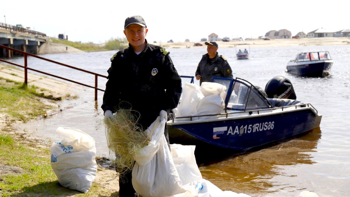    Росгвардейцы достали из Иртыша почти километр браконьерских сетей