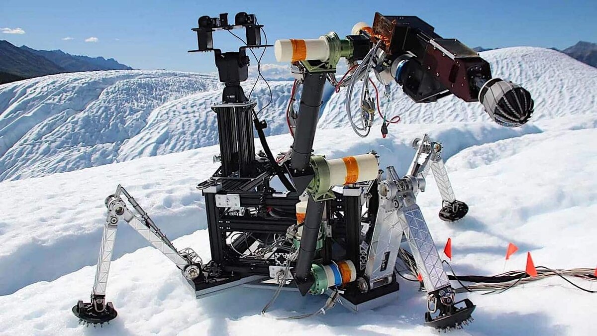 Прототип космического аппарата Europa Lander во время испытаний на леднике Матануска (Аляска) / © NASA/JPL-Caltech