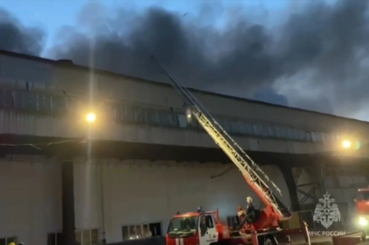    В Ярославле ночью загорелся моторный завод