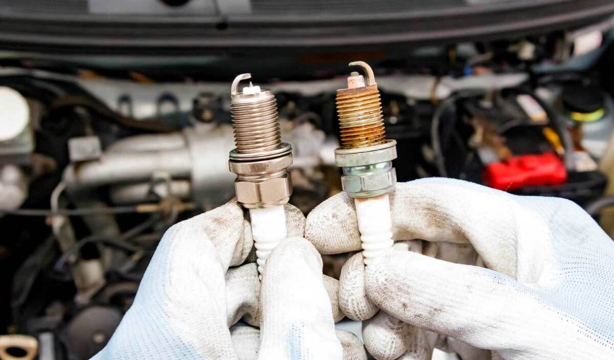 Фото заимствовано - https://quto.ru/amp/journal/praktika/kakoi-srok-godnosti-u-avtomobilnoi-svechi.htm