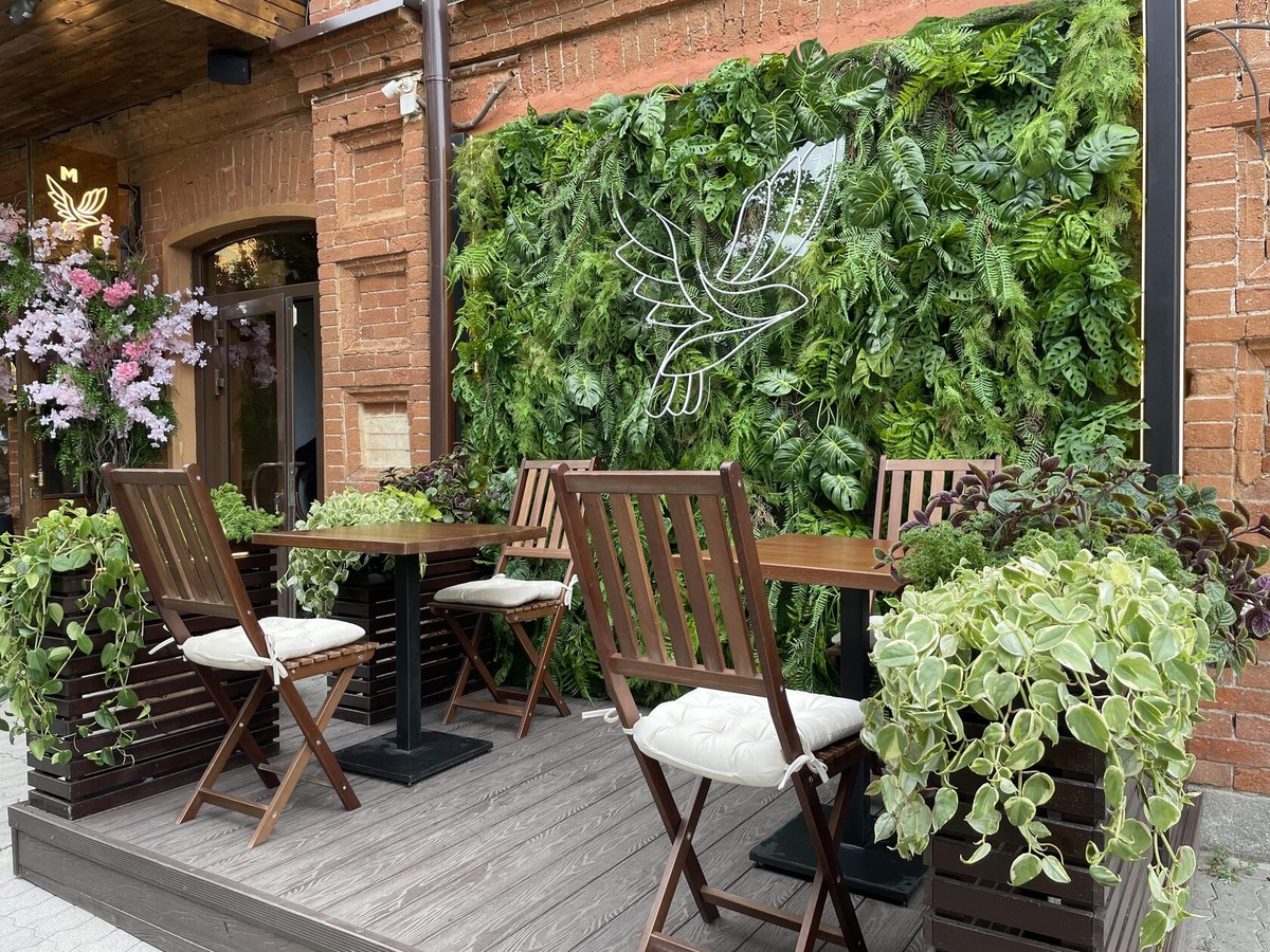 Выполнено декораторами Me Decor