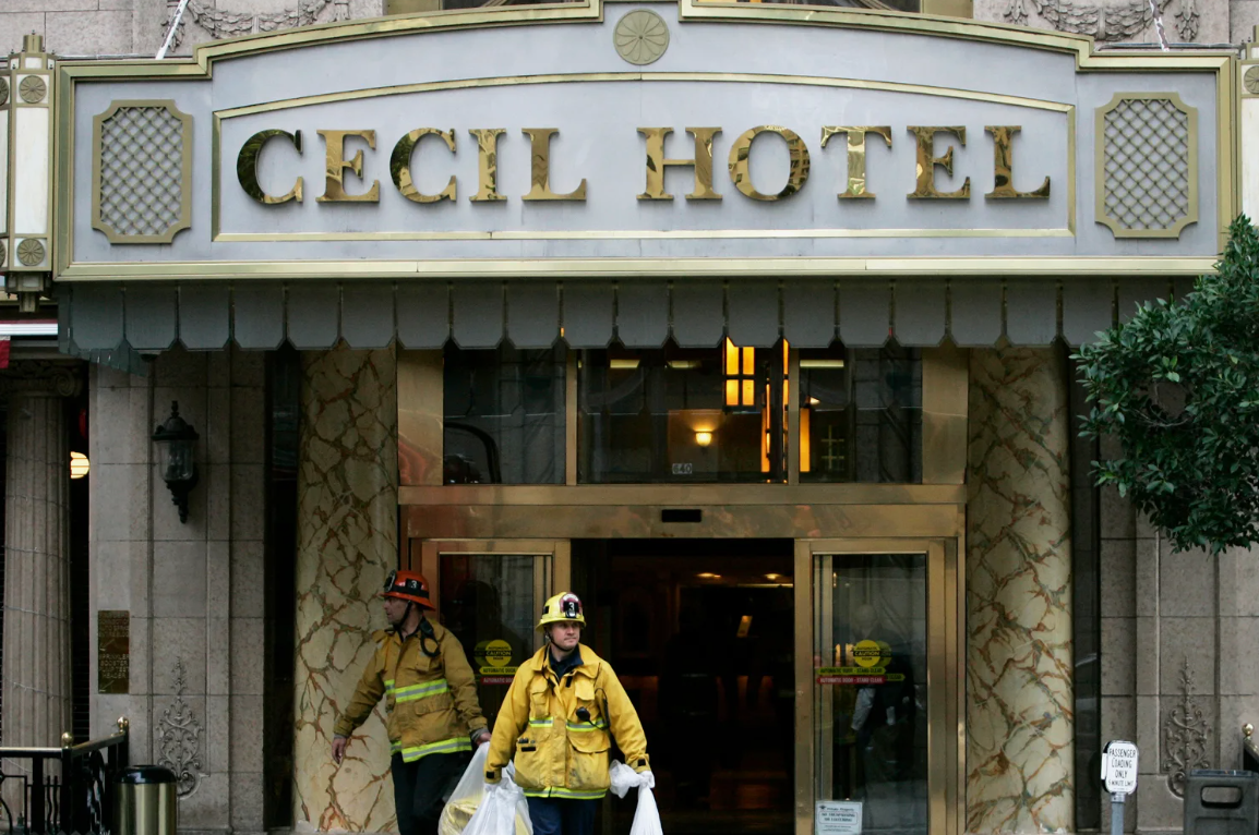 Проклятие отеля Сесил. Загадочная история Элизы Лэм и мрачное прошлое