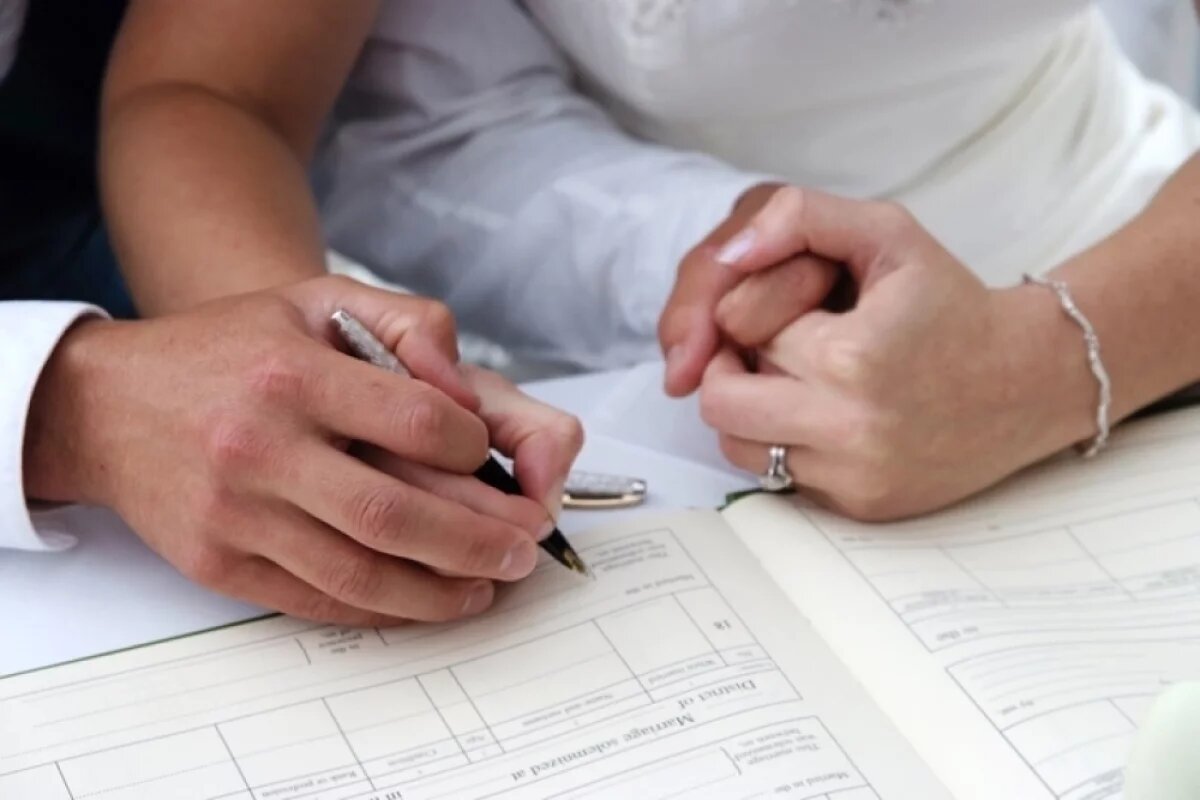    Психолог Наумова объяснила, почему возникает страх не успеть выйти замуж