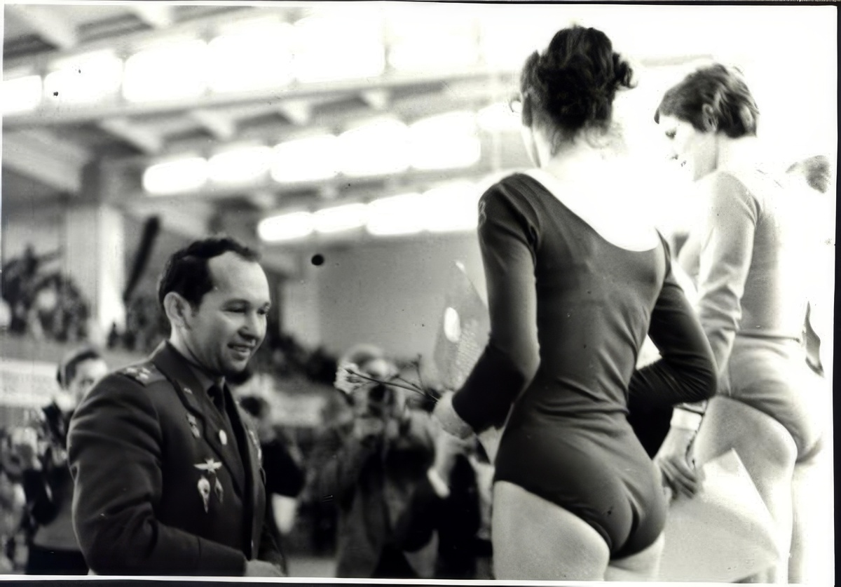 Сила и изящество в кадре: 15 редких фото советских спортсменок