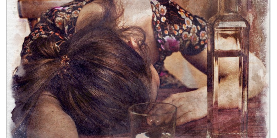 — Деньги давай, — ревела мать, — я тут голодаю! Трубы горят, с утра на опохмел найти не могу. Не забывай, что на мне еще и кредиты висят!