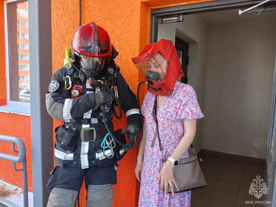    Пожар в многоэтажке на улице Балтийской в Барнауле. Источник: ГУ МЧС по Алтайскому краю