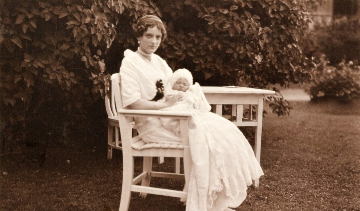 Ирина Феликсовна Юсупова с дочерью. Изображение взято с Яндекс картинок.