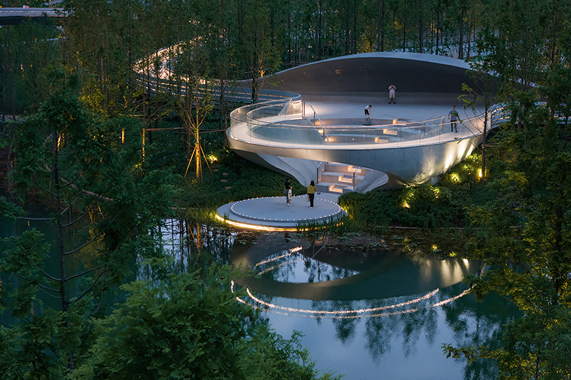 Пешеходный мост через озеро Луху в Чэнду. (фото из интеренета)