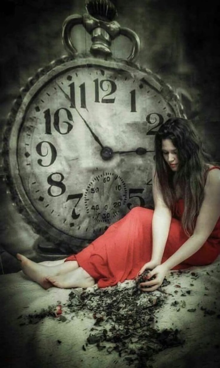 «Ты не обязан зажигать себя, чтобы осветить чужую тьму»
— Руми