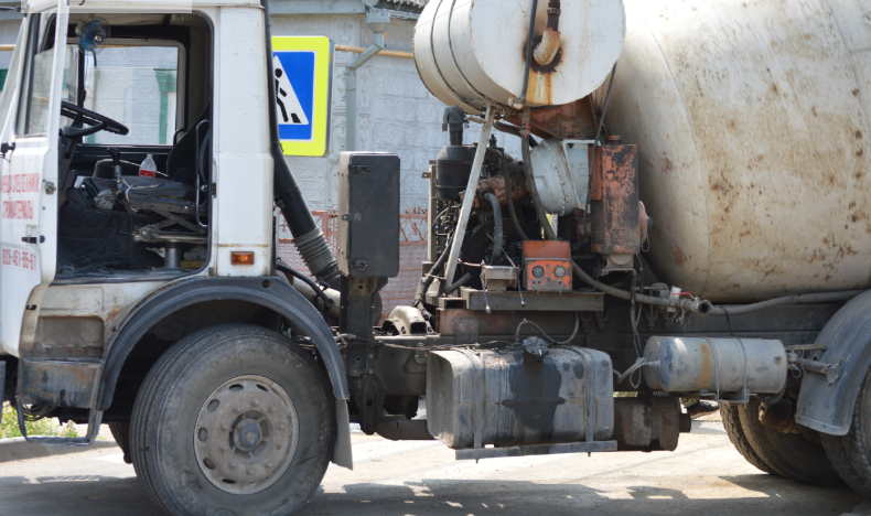 Фото автора. Июнь 2025. Транспорт с двумя дизелями.