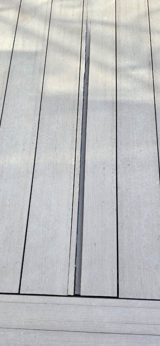 Заказчик нанял профессиональную бригаду монтажников но сэкономил на доске ДПК 