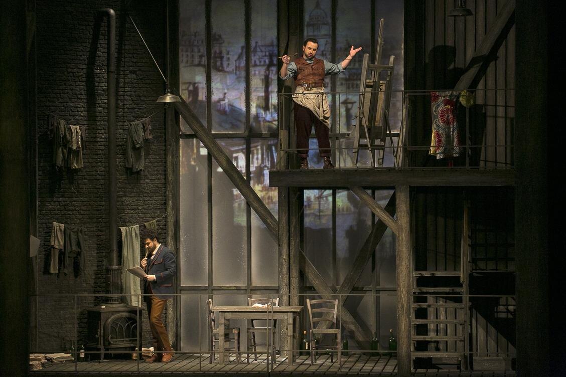 Сцена из спектакля, фото с официального сайта Большого театра. Певцы другие, добавила картинку ради понимания сценографии