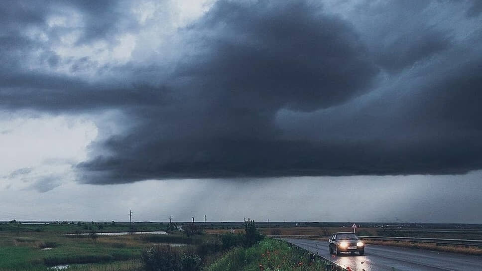 Фото: Шторм над местностью. Фото пресс-службы ГУ МВД России по Ростовской области