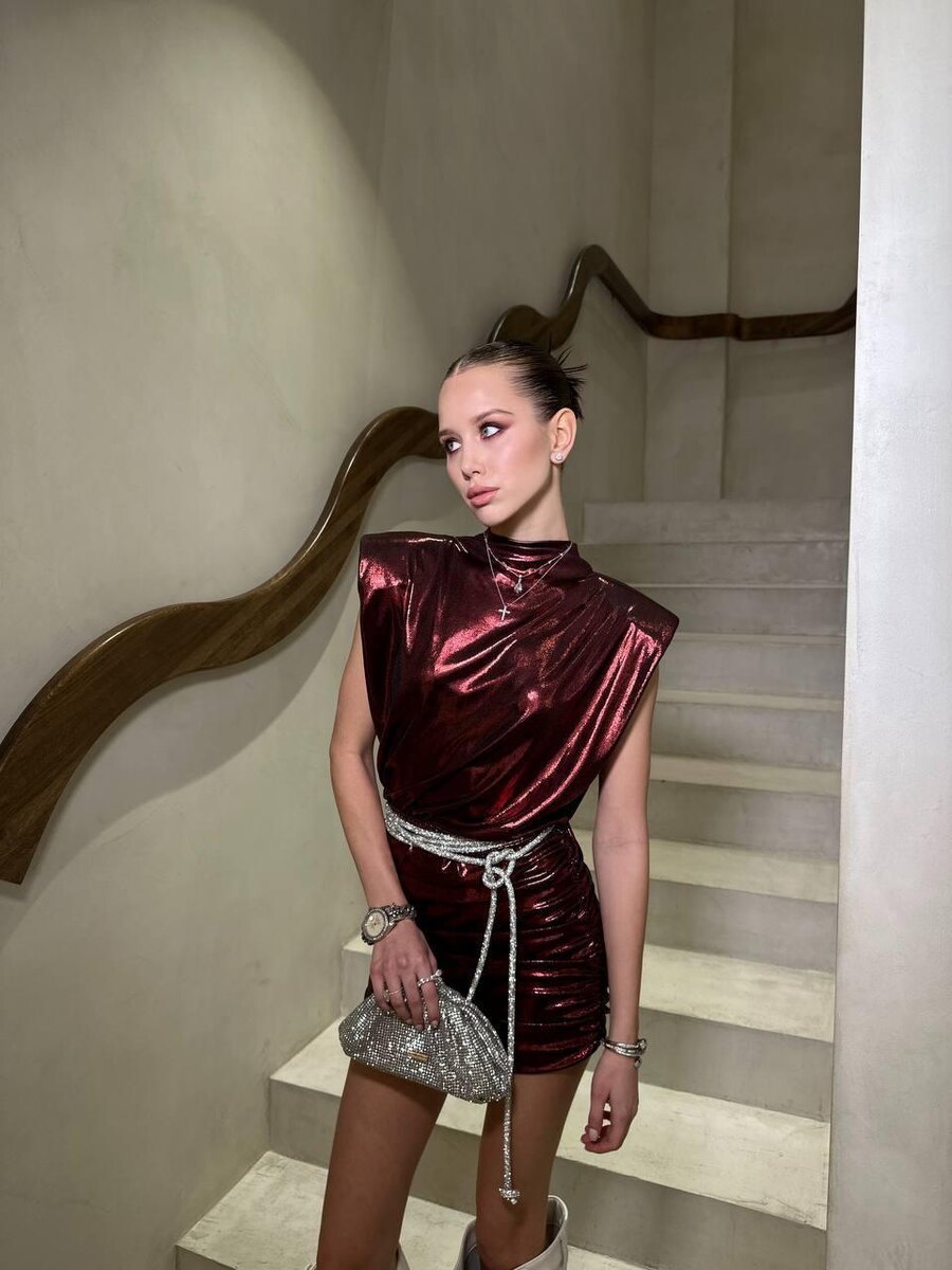 Листайте вправо, чтобы увидеть больше изображений