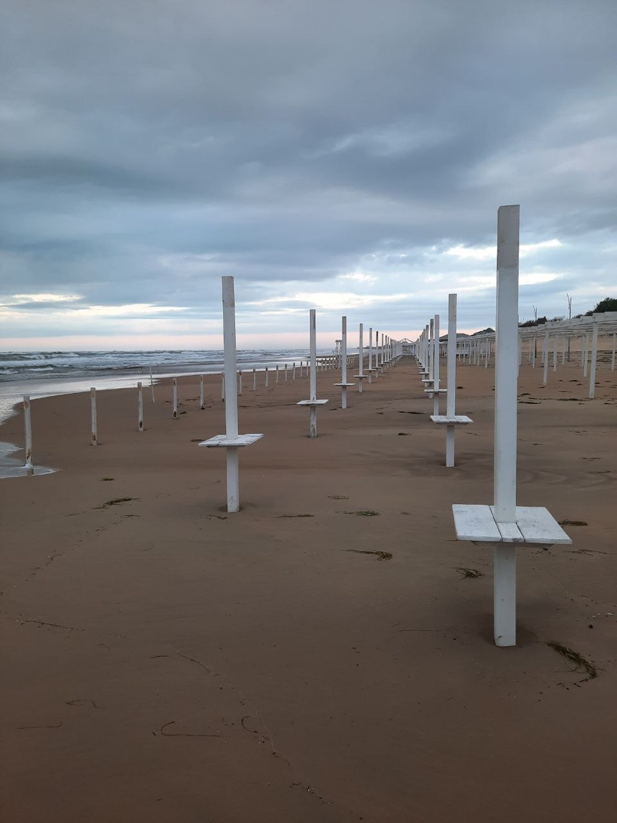 «В пору Фрейда причиной всех бед считалась половая неудовлетворённость, а ныне нас уже волнует иная трудность — разочарование в жизни. Если во времена Адлера обычный больной страдал от чувства неполноценности, то в наши дни больные жалуются головным образом на чувство внутренней опустошённости, которое возникает от ощущения полной бессмысленности жизни. Вот что я называю пустотой существования" 