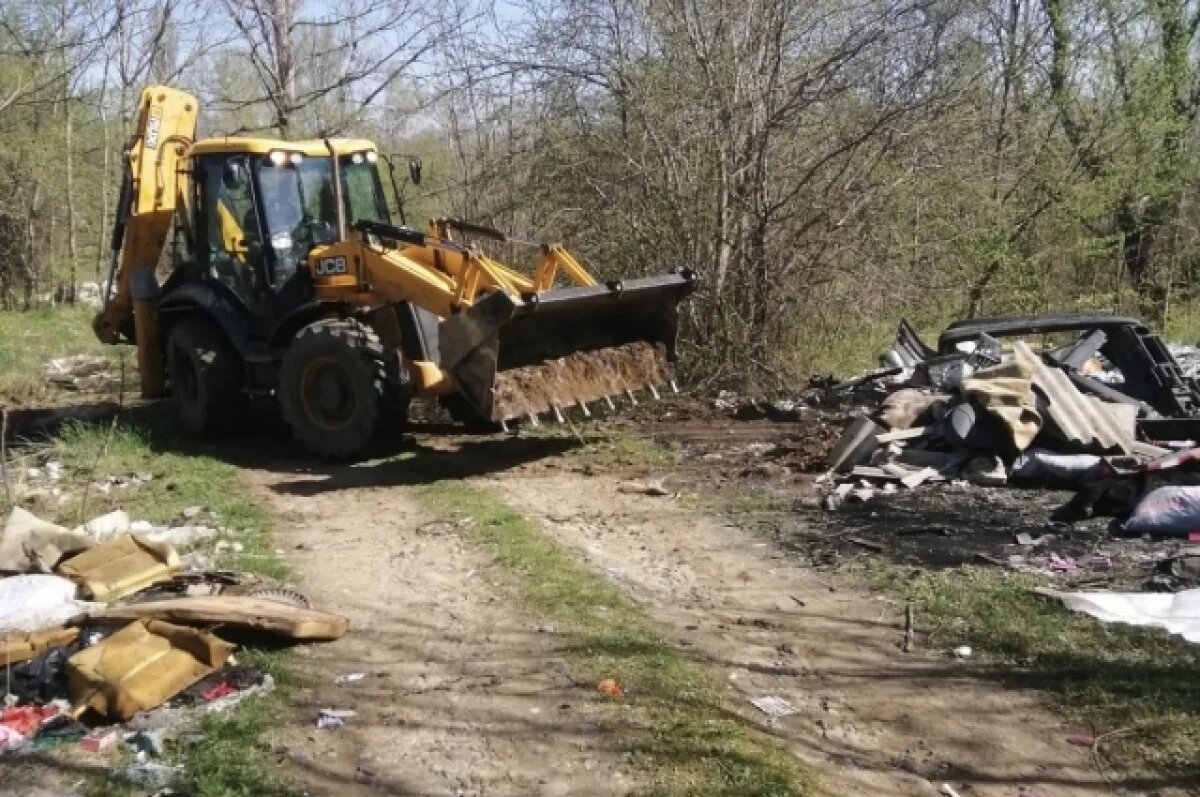    В Майкопе продолжается ликвидация стихийных свалок