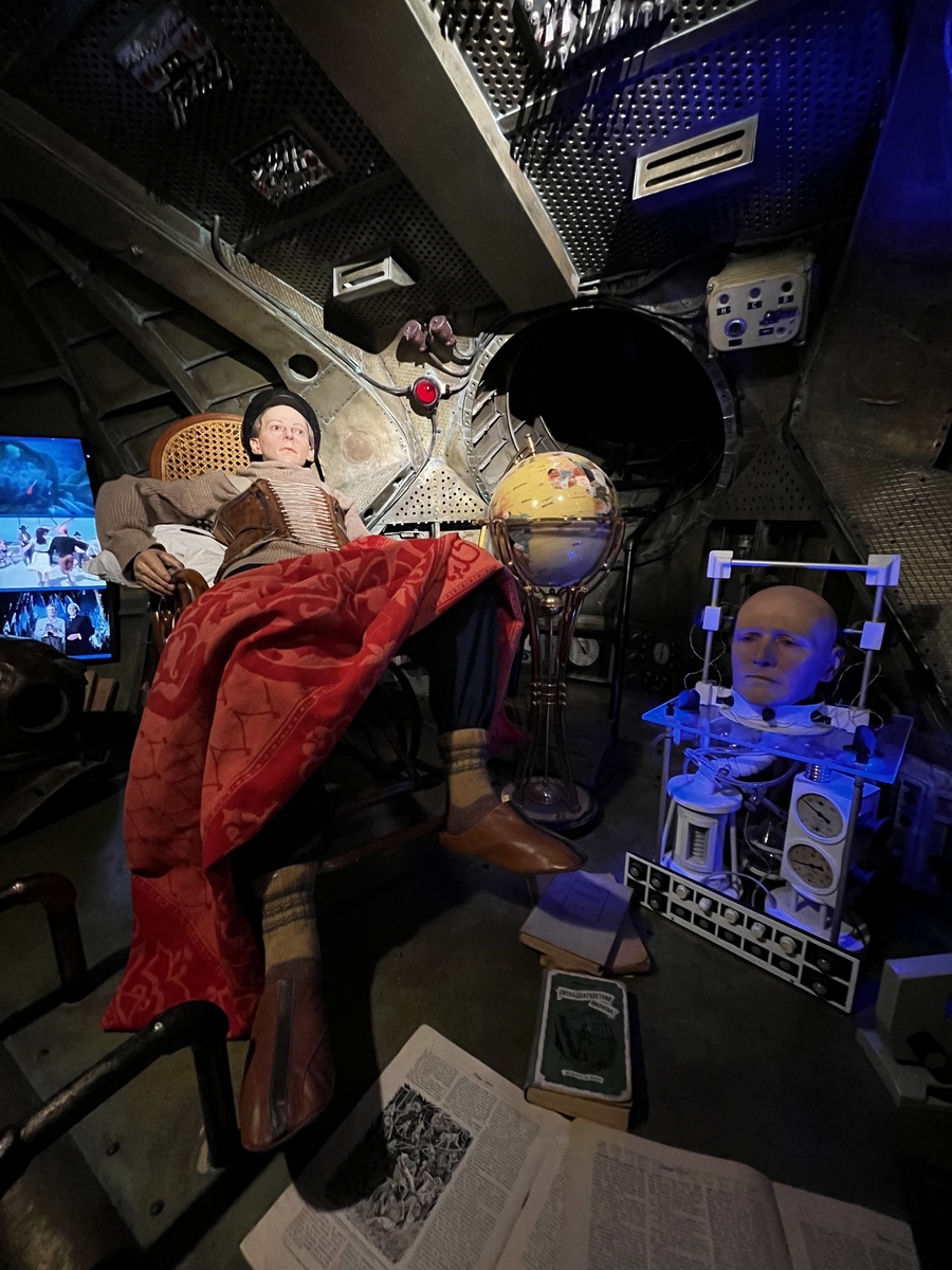 Голова профессора Доуэля и её "создатель" Александр Беляев