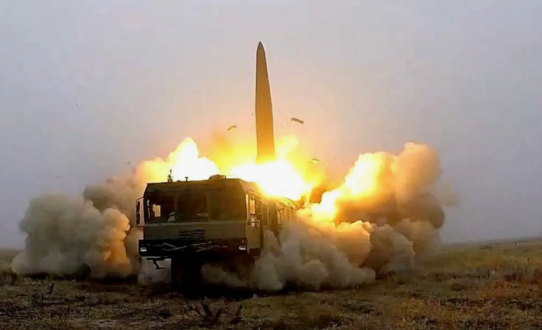 Искандер-М на сегодня главная российская ракета, которую все знают и опасаются. Сбить её все также тяжело, как и 10 лет назад. Фото МО РФ