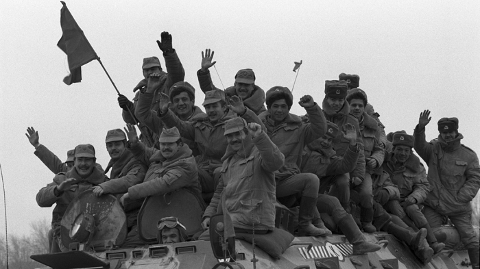 Советские солдаты возвращаются домой