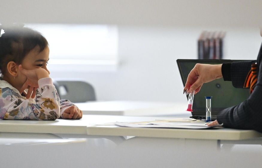    «Выпустить отдельный учебник»: что ждет детей-мигрантов, сдавших экзамен по русскому языку?