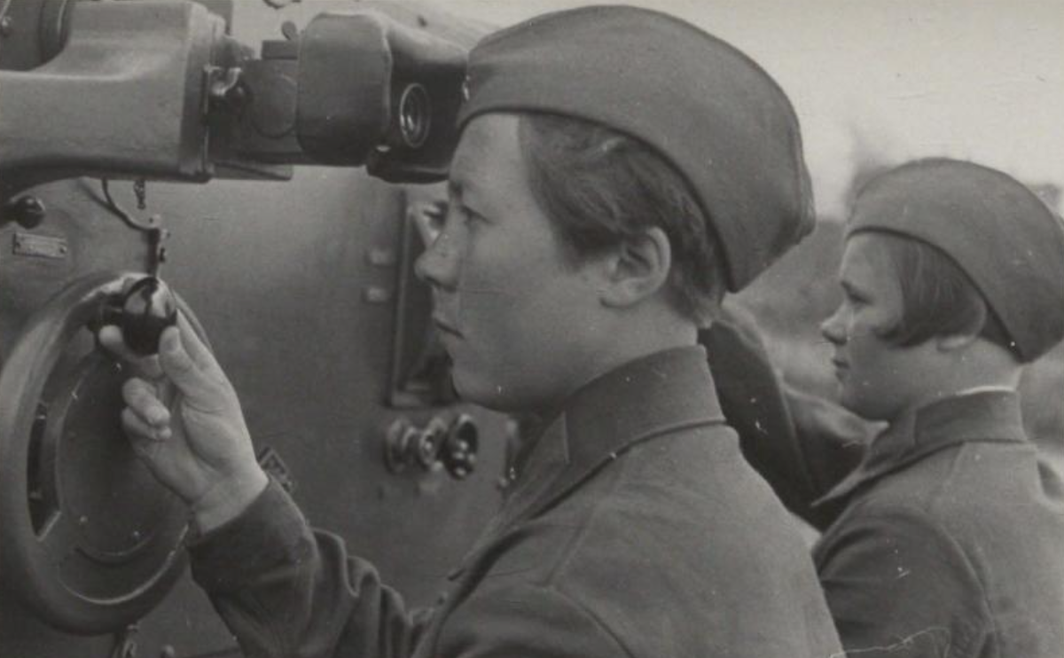 Зенитный расчет. Автор: С. Струнников