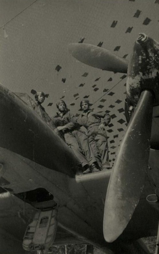 Экипаж штурмовика после вылета. Автор: С. Струнников 