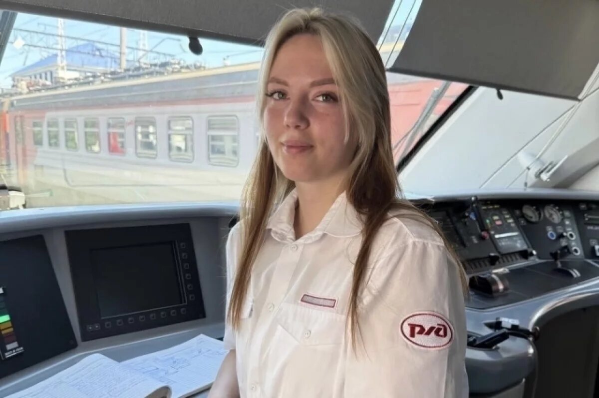    Женщина-помощник машиниста электропоезда начала работать в Нижнем Новгороде