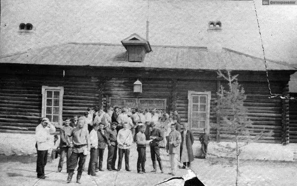 Акатуйская каторжная тюрьма существовала с 1832 года по 1917 год в 625 км от Читы при Акатуйском руднике Нерчинского горнозаводского округа, в селе Новый Акатуй Нерчинского горного округа.