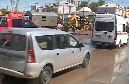     Десятки домов в Красноярске остались без холодной воды из-за порыва на сетях