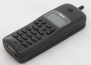 Мобильный телефон Nokia 1011.