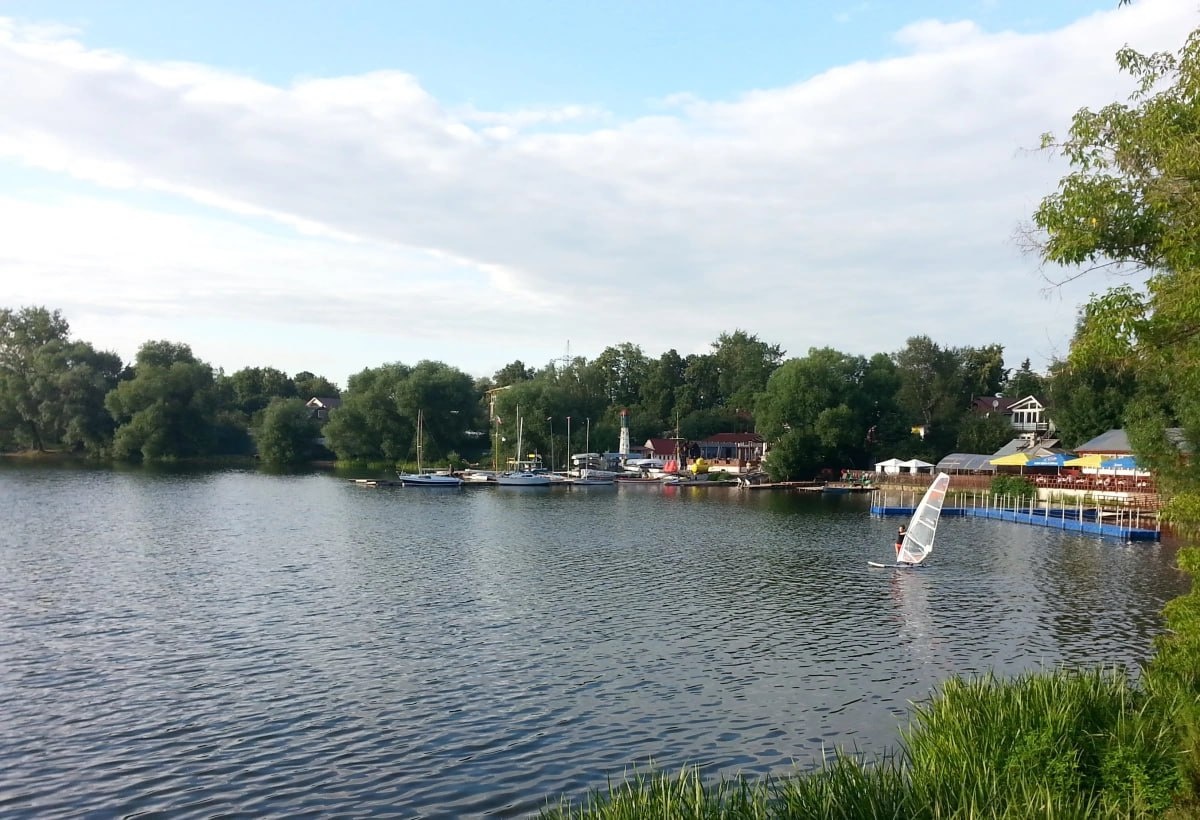 Белое озеро (Косино)
ФОТО: РБК https://realty.rbc.ru/news